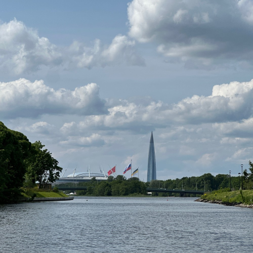 Прогулка на премиальном катере до «Лахта-центра»