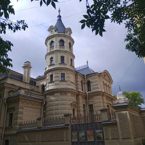 Истории и судьбы петербургской Коломны