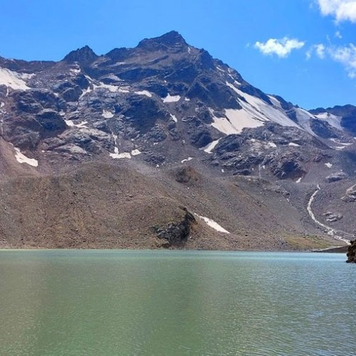 Нетипичное Приэльбрусье: треккинг налегке к 4 высокогорным озёрам с проживанием в гостинице