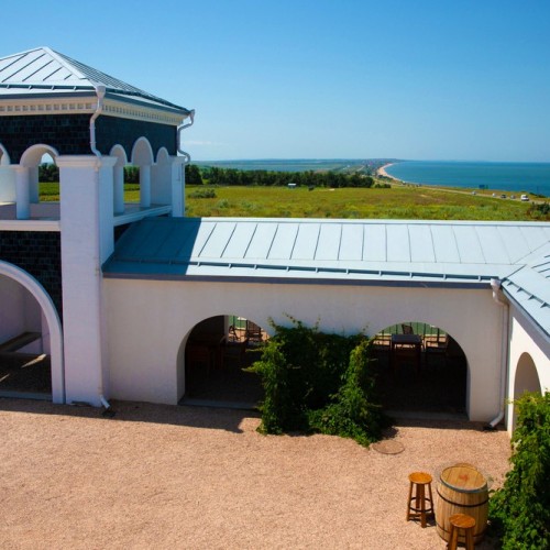 Курорты и не только: 2 моря, винодельни, казачьи и черкесские традиции