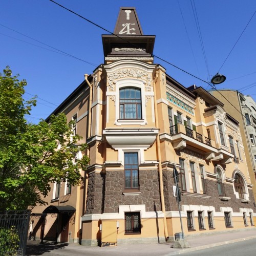 Аптекарский и Каменный острова на авто: особняки, дачи и респектабельные кварталы