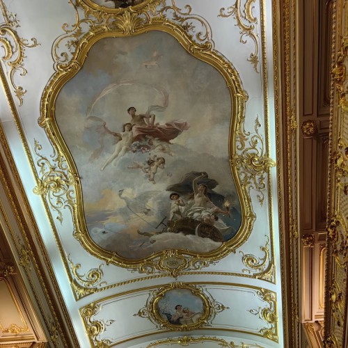 У Юсуповых дома