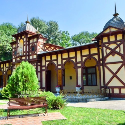 Индивидуальная перезагрузка на водах Кавказа: термы, сауны и прогулки по курортам