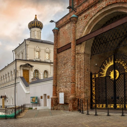 Исследовать Казанский кремль — объект ЮНЕСКО