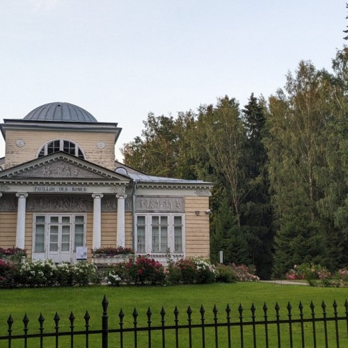 Истории любви на аллеях Павловского парка.