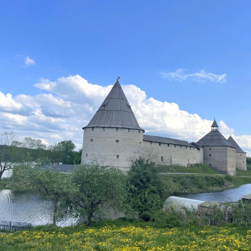 Из Петербурга к древним монастырям