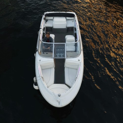 По рекам и каналам Санкт-Петербурга на катере с караоке