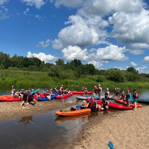 Подальше в лес: сплав на байдарках по реке Медведице