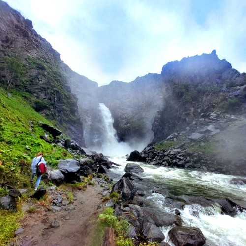 Насыщенный треккинг-тур по Алтаю с размещением на турбазах: более 25 локаций