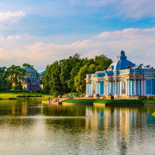 Из Петербурга — в роскошное Царское Село на минивэне