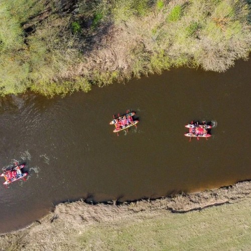 Выходные на реке Илеть для всей семьи: сплав на катамаранах, посвящение в водники и баня
