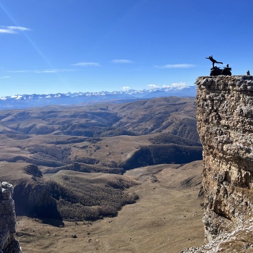 Уик-энд в Архызе: автовыезд по главным местам региона в мини-группе