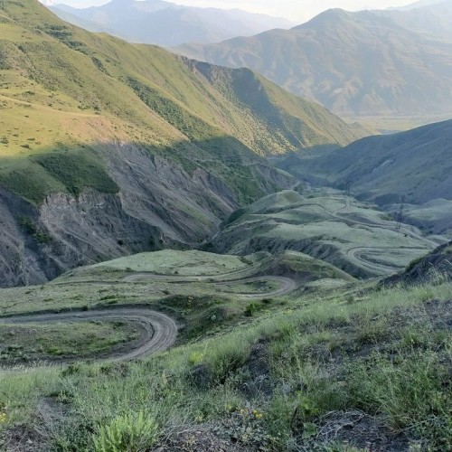 Редкие локации Южного Дагестана: восхождение на Шалбуздаг и аулы-призраки