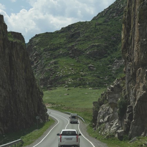 По легендарному Чуйскому тракту — к Гейзерному озеру