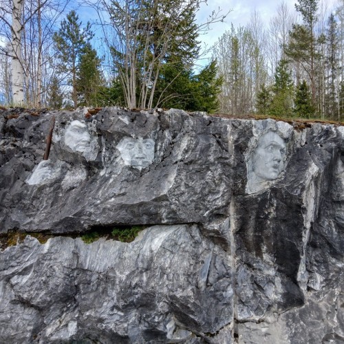 Из Санкт-Петербурга в Карелию: «Рускеала», россыпь водопадов и наследие прошлого