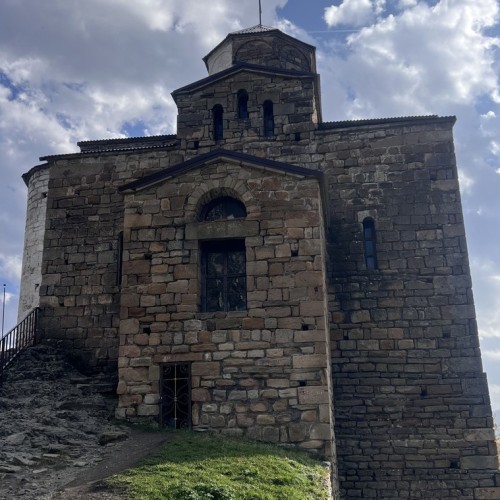 Молодёжный тур в Домбай: лёгкие треккинги, природные чудеса и отель 4* с видом на вершины