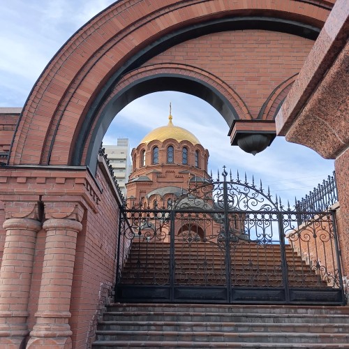 Новосибирск: берег правый, берег левый
