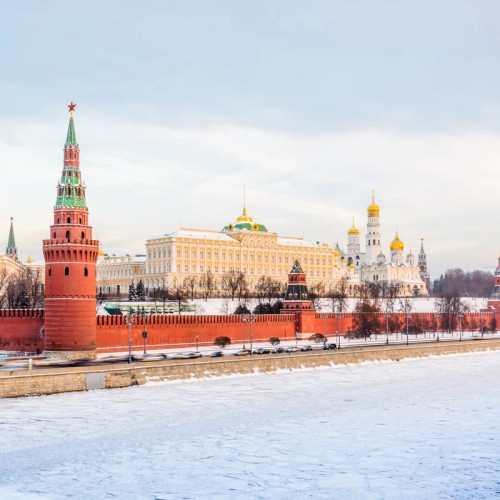 Три часа на автобусе — и вы знакомы с Москвой!