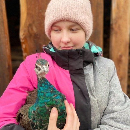Агроэкскурсия на ферму и мастер-класс с перьями павлина