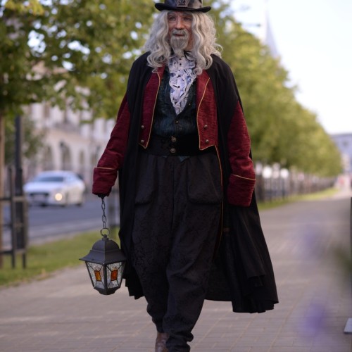 Спектакль-променад «Хранители города» с фонарщиком Фаролеро