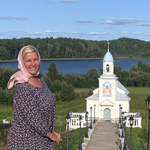 Из Петербурга — к монастырям и святому источнику