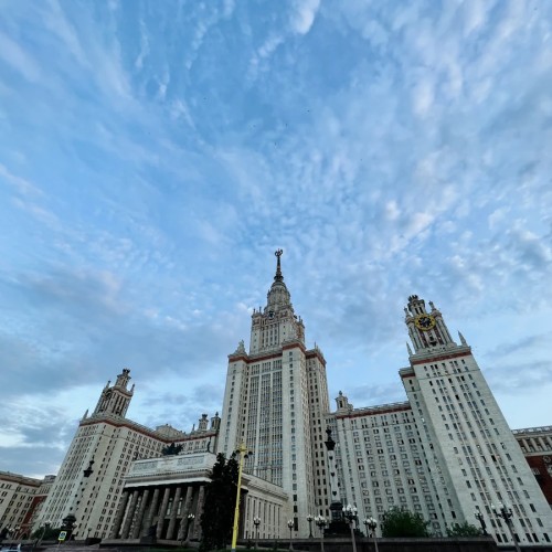 «Высотка номер один»: прогулка вокруг Главного здания МГУ