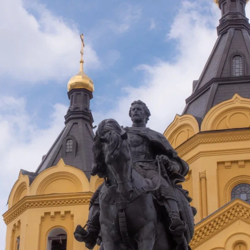 По главным храмам и монастырям Нижнего Новгорода
