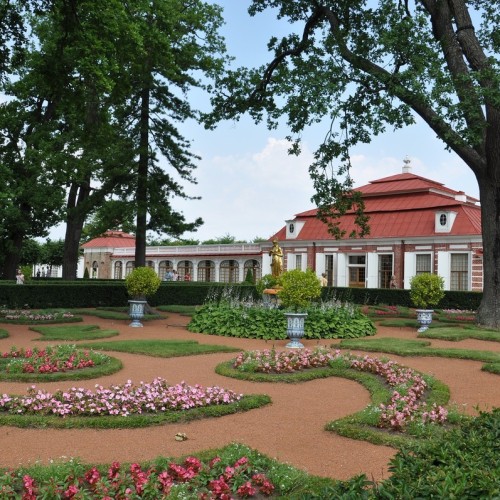 Автобусная экскурсия в Петергоф: Большой дворец, Малый дворец и фонтаны