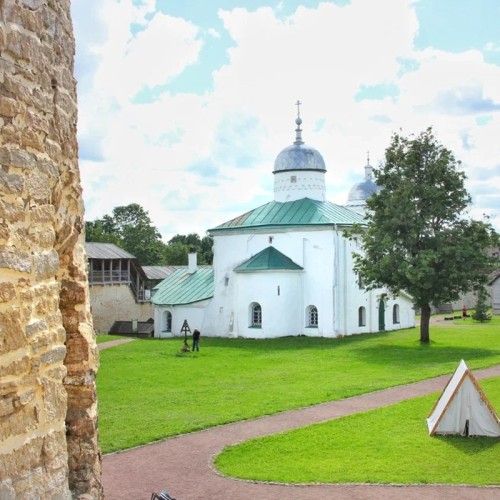 Из Петербурга — в Псков, Изборск и Печоры