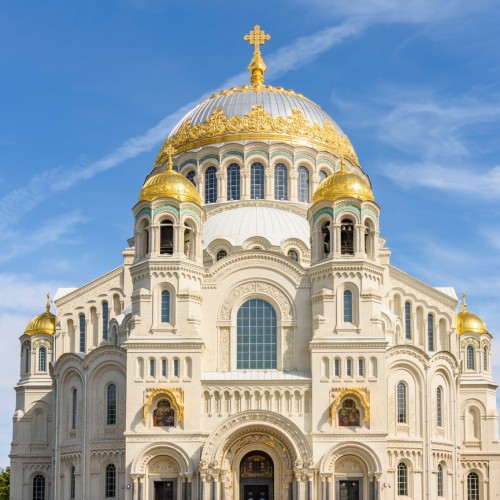 Из Петербурга в Кронштадт — к морским соборам