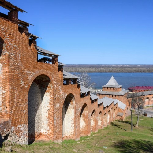Всякая земля начинается от кремля...