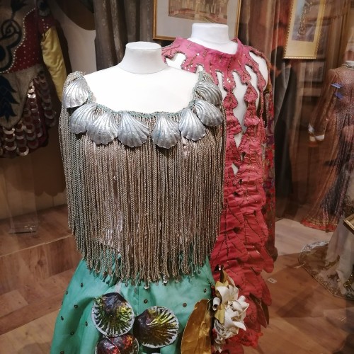 Легко ли быть звездой? Экскурсия по Петербургу с посещением Театрального музея