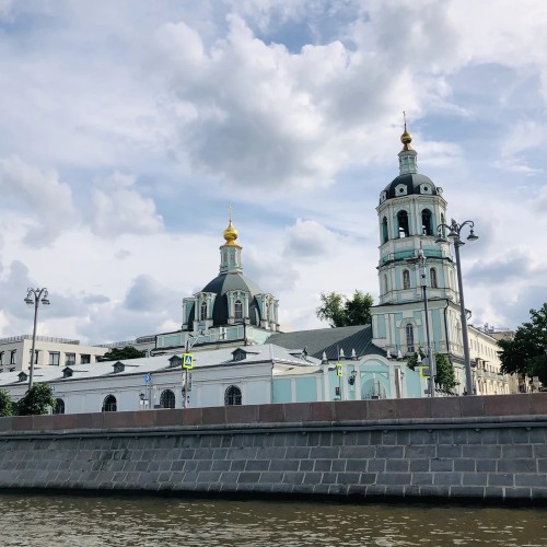Экскурсия по Москве-реке на роскошном корабле