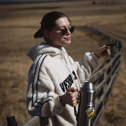 Тур на Алтай с фотографом: эстетичные кадры, съёмки с реквизитом, глэмпинги и топовые места