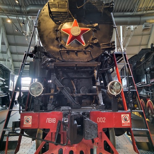 Живая сталь в Музее железных дорог в Петербурге (билеты включены)