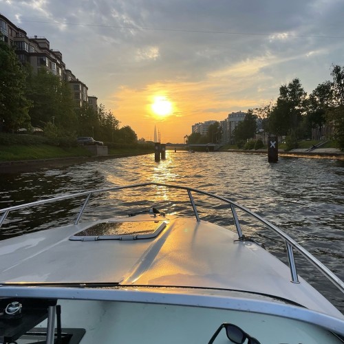 Дневная прогулка по рекам и каналам Петербурга