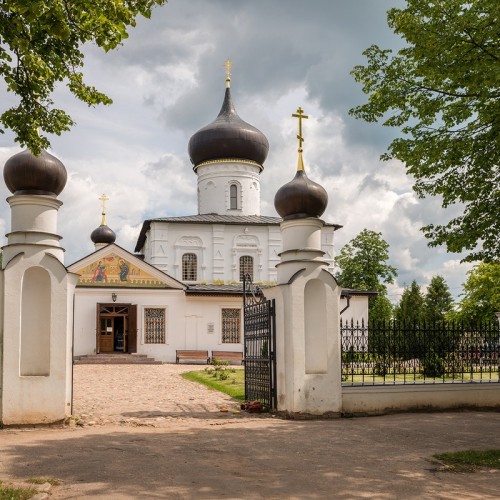 На экскурсионном такси — к Достоевскому в Старую Руссу