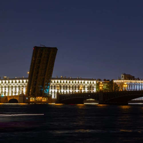 К разведённым мостам Петербурга — через порт