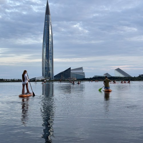 Закат на сапбордах на Лахтинском Разливе в Петербурге