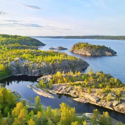 Популярная Карелия: топовые места и отдых в глэмпинге на берегу Ладоги
