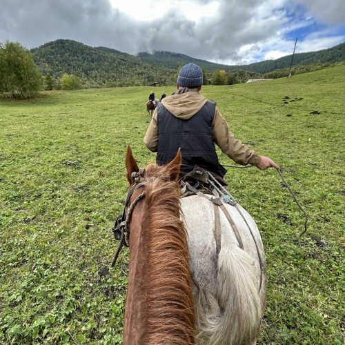 Знакомство с Алтаем своей компанией: снежные вершины, кристальные озёра и заповедные тропы