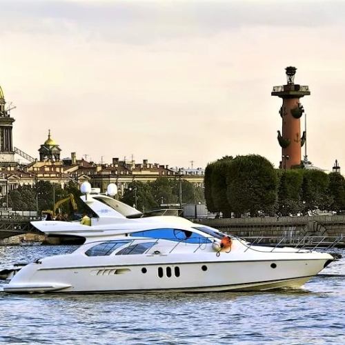 Лучший взгляд на Петербург: прогулка на персональном катере