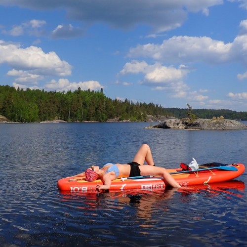 На сапах по Карелии с комфортом: озёра, солнце, релакс и пляжи