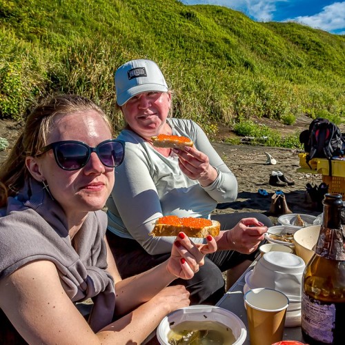 Джип-тур на Итуруп и Шикотан в мини-группе: неизведанные места, релакс в термах и гастрономия
