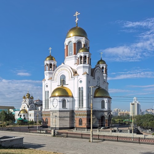Екатеринбург — завод среди городов и город среди заводов