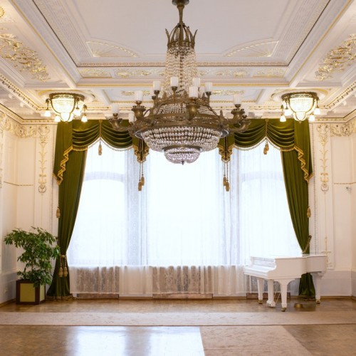 На цветение сирени в Ивановку: фестиваль, усадьбы и торжество романса