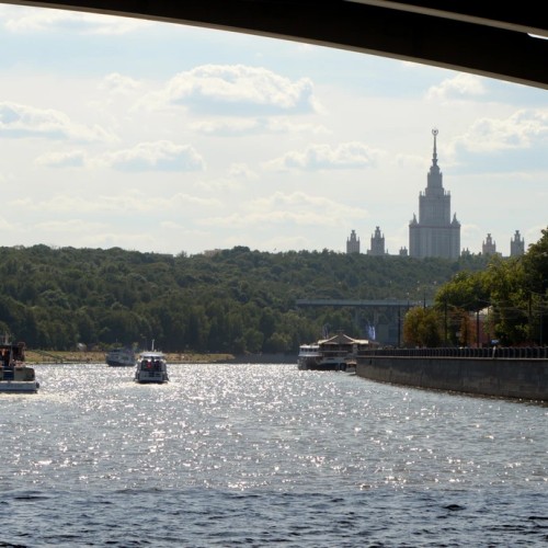 Круговой маршрут от причала «Киевский» — на теплоходе «Флагман»