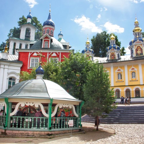 Печоры — Изборск — Псков: однодневная автобусная экскурсия из Петербурга