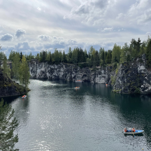 Из Петербурга — в горный парк «Рускеала» и к водопадам (всё включено)