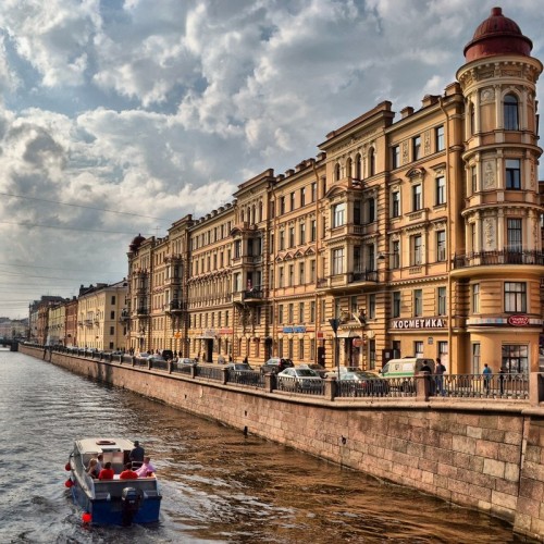 По берегам канала Грибоедова